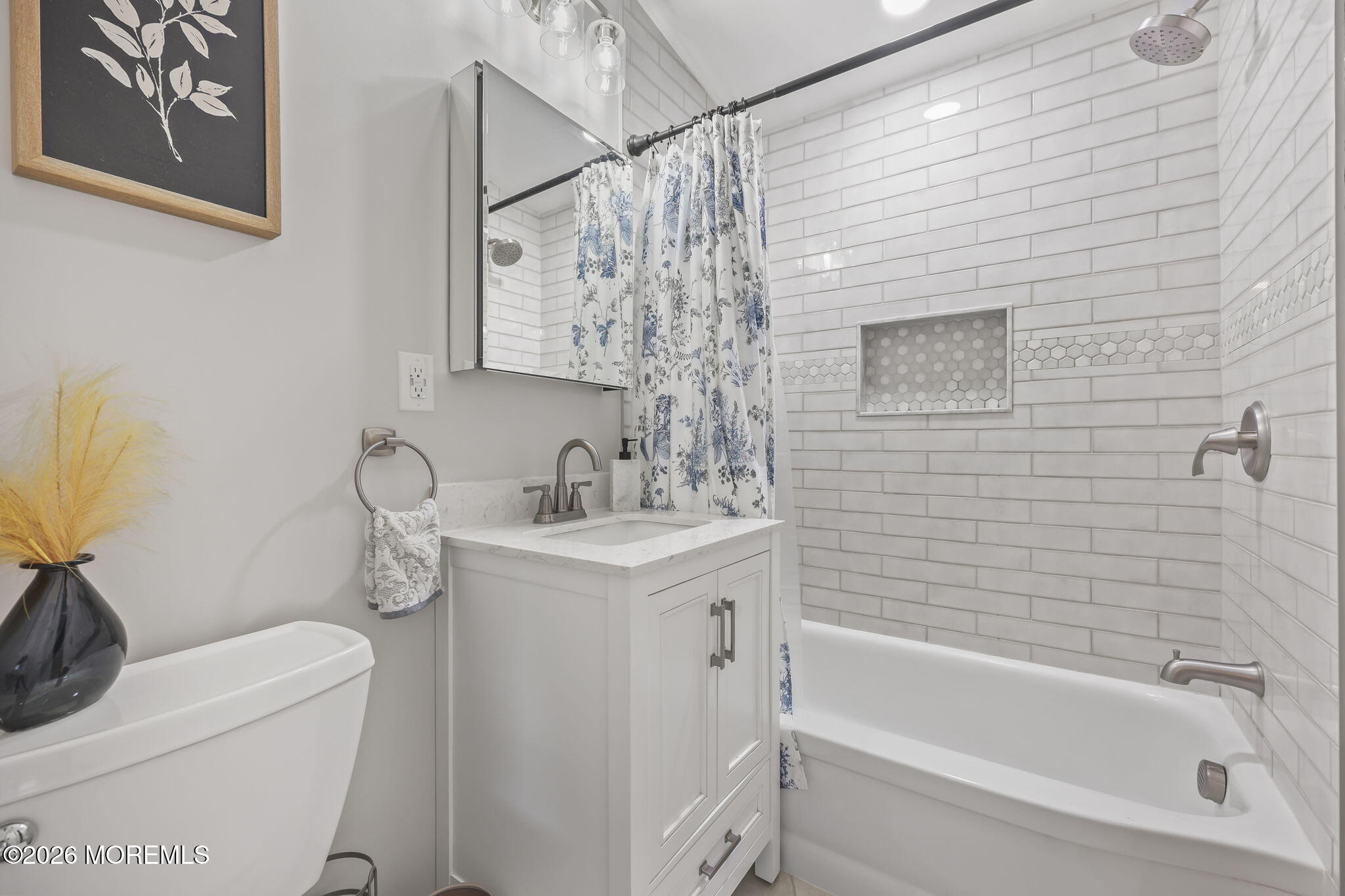 4 Drake Place Bayville, NJ 08721 - Photo 10 of 27 Full Bath