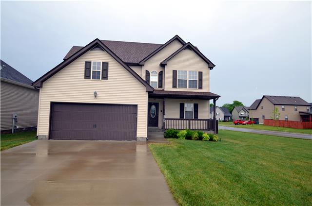 3749 Suiter Road Clarksville, TN 37040 - Photo 4 of 20 LOVELY SODDED YARD. BEAUTIFUL CORNER LOT. YOU WILL LOVE THIS HOME!!