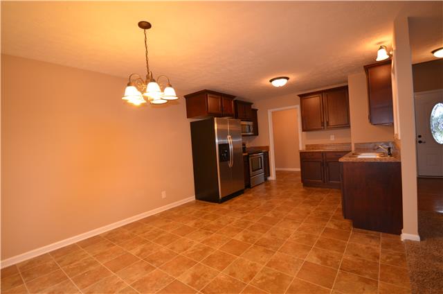 3749 Suiter Road Clarksville, TN 37040 - Photo 7 of 20 LARGE KITCHEN WITH A VERY SPACIOUS DINE IN AREA.