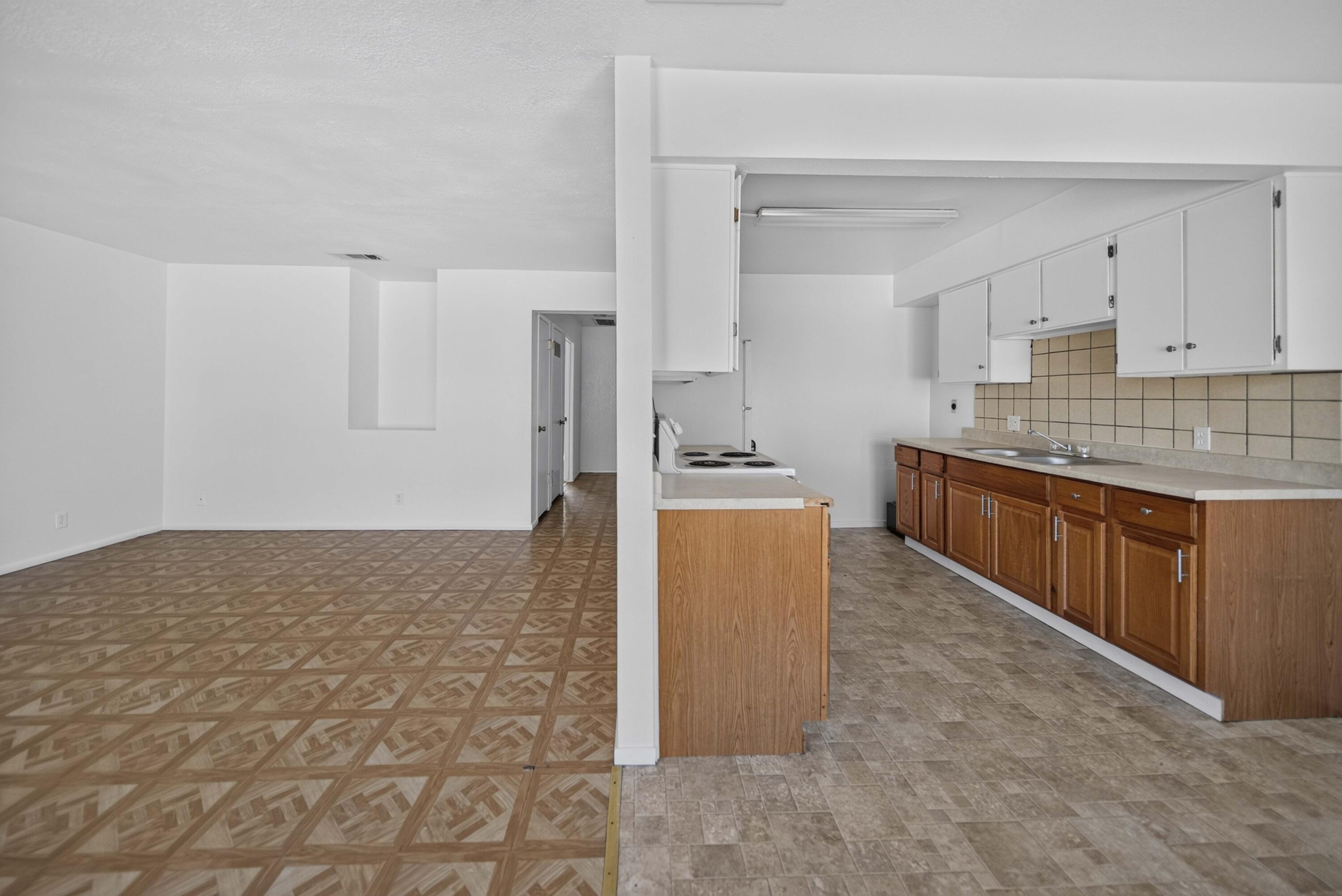657 West Parlier Avenue Reedley, CA 93654 - Photo 4 of 17 shot-6 (5)