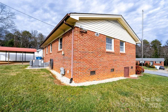 $239,900 | 185 33rd Street Northwest, Hickory, NC 28601