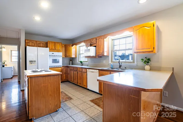 $239,900 | 185 33rd Street Northwest, Hickory, NC 28601