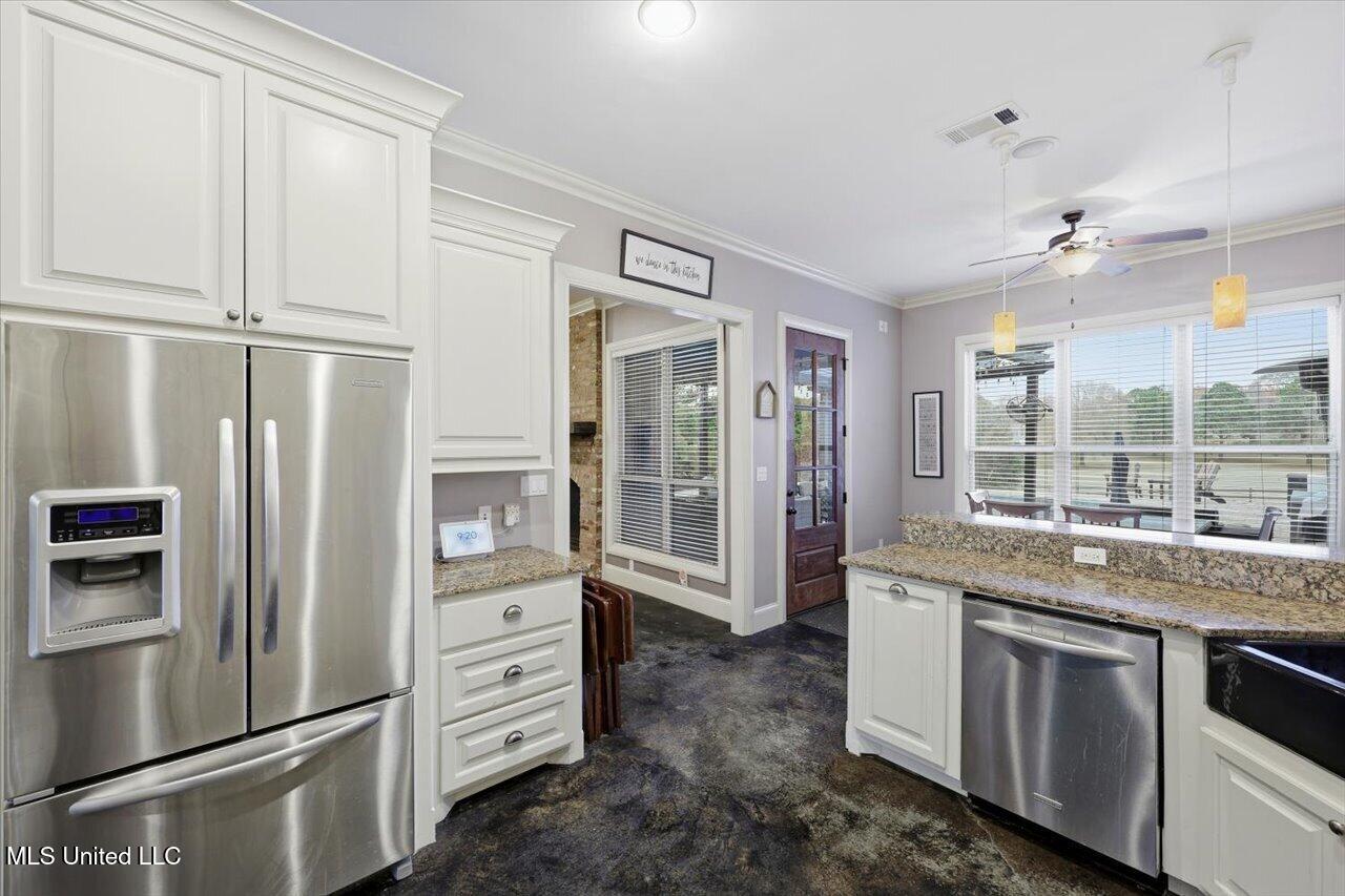 116 Sky Meadow Road Flora, MS 39071 - Photo 13 of 66 016-116 Sky Meadow Rd _ Home Tours MS