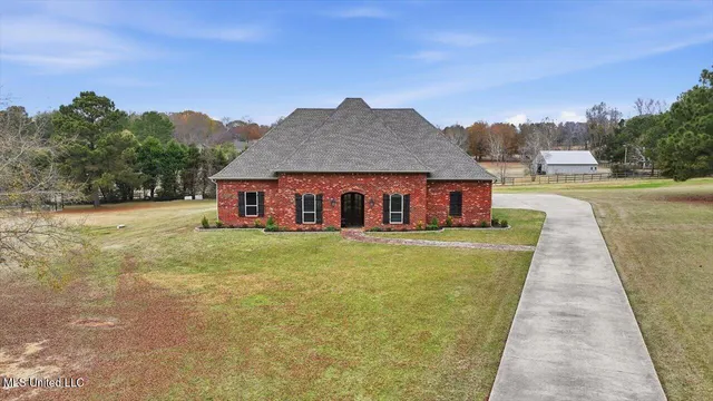 $785,000 | 116 Sky Meadow Road, Flora, MS 39071