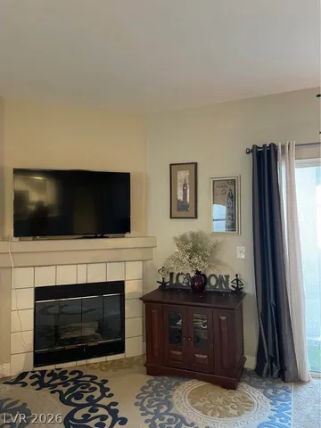 $1,950 | 2975 Bluegrass Lane, Unit 821, Henderson, NV 89074