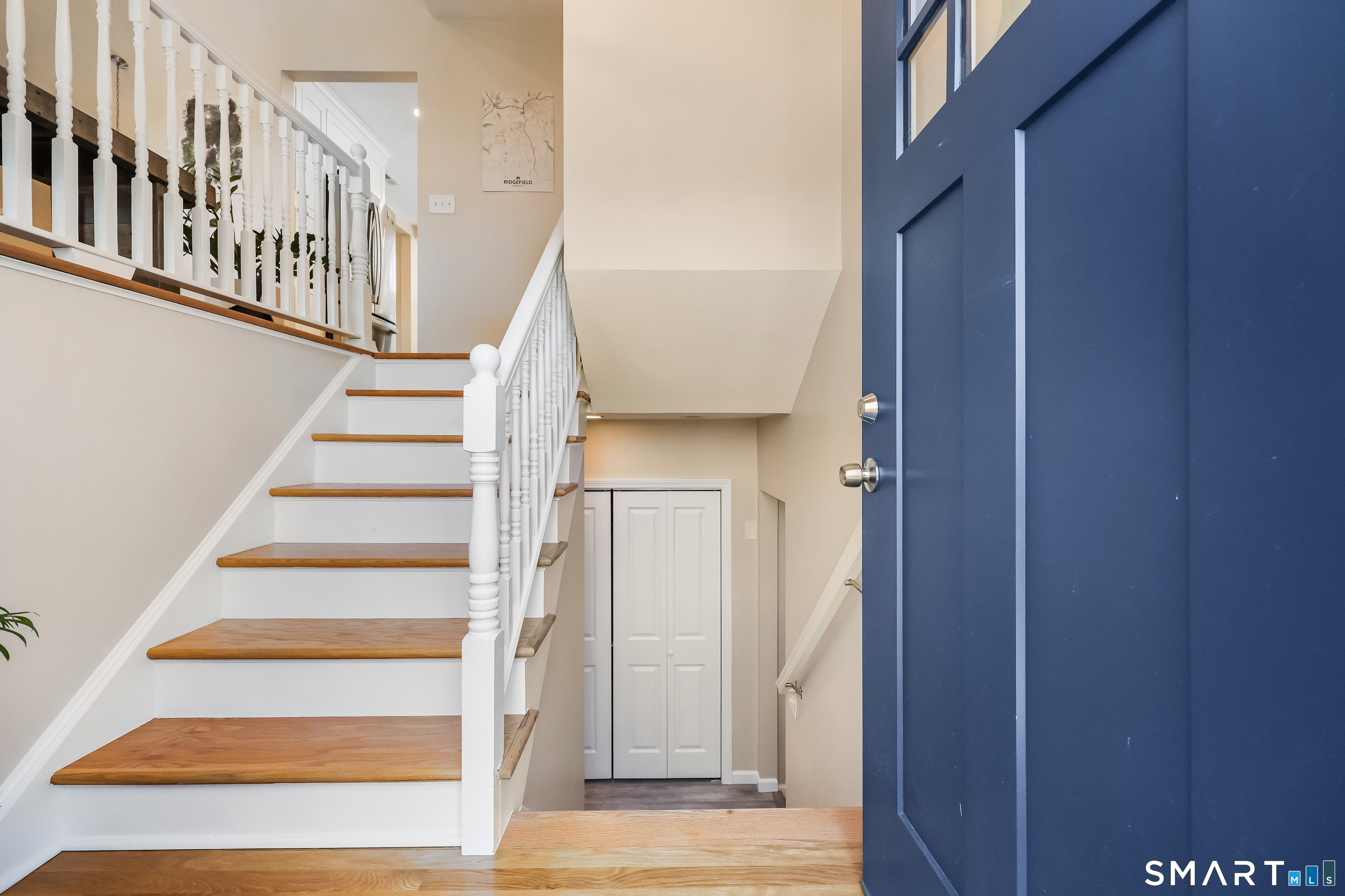 262 Ivy Hill Road Ridgefield, CT 06877 - Photo 3 of 30