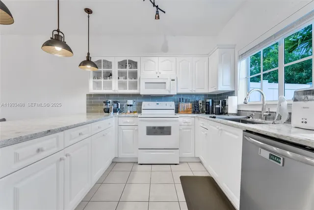 $550,000 | 12925 Southwest 49th Court, Miramar, FL 33027