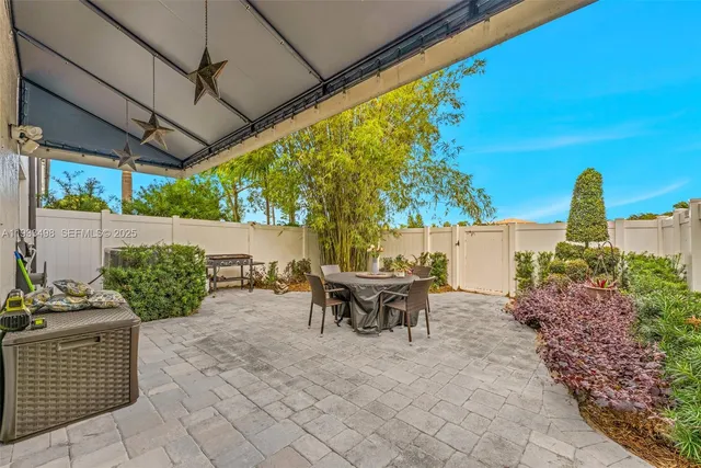 $550,000 | 12925 Southwest 49th Court, Miramar, FL 33027