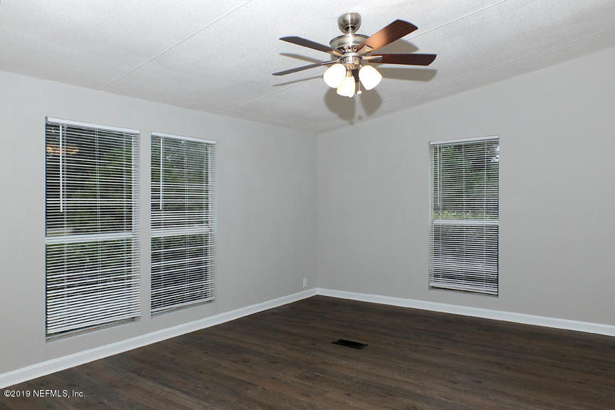 13433 Grover Road Jacksonville, FL 32226 - Photo 15 of 36 Family Room