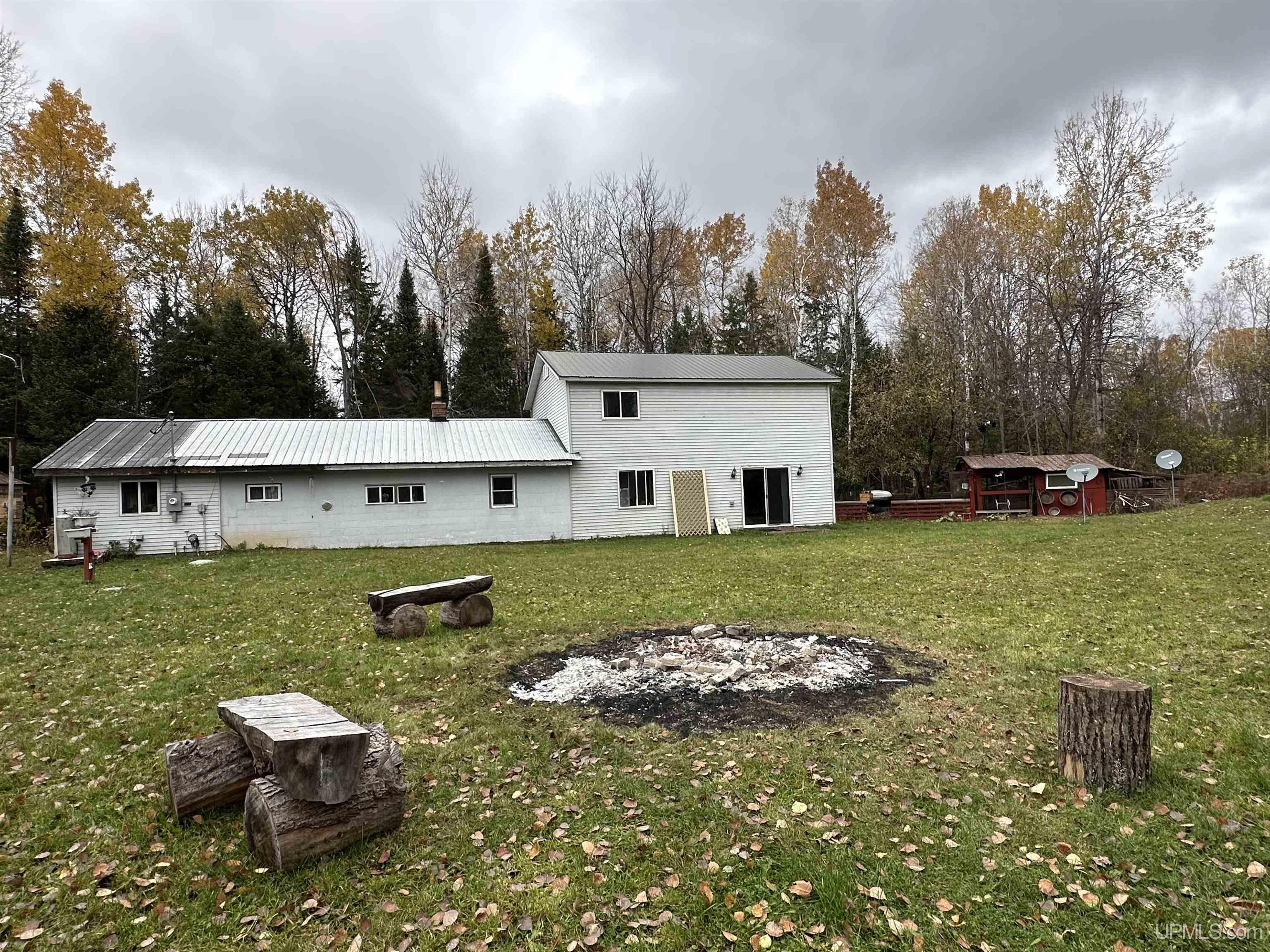 680 Johnson Road Wakefield, MI 49968 - Photo 3 of 27
