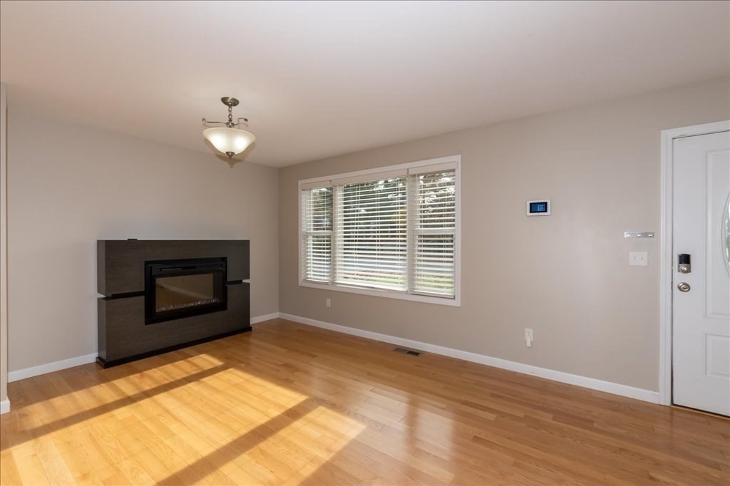 841 Newbury Street Springfield, MA 01104 - Photo 16 of 36 Gallery Image 16