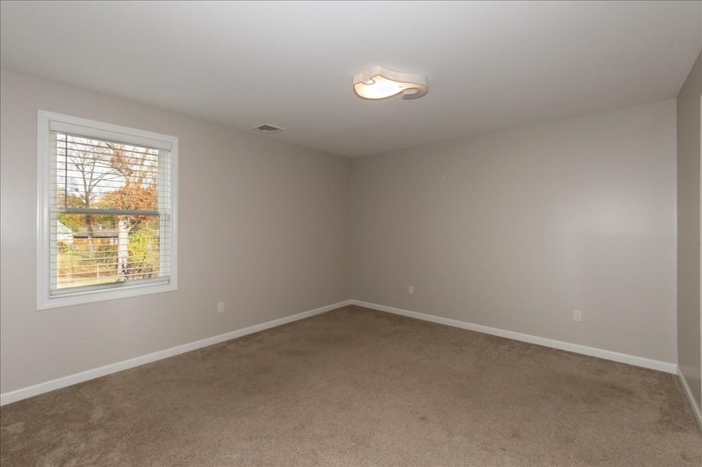 841 Newbury Street Springfield, MA 01104 - Photo 24 of 36 Gallery Image 24