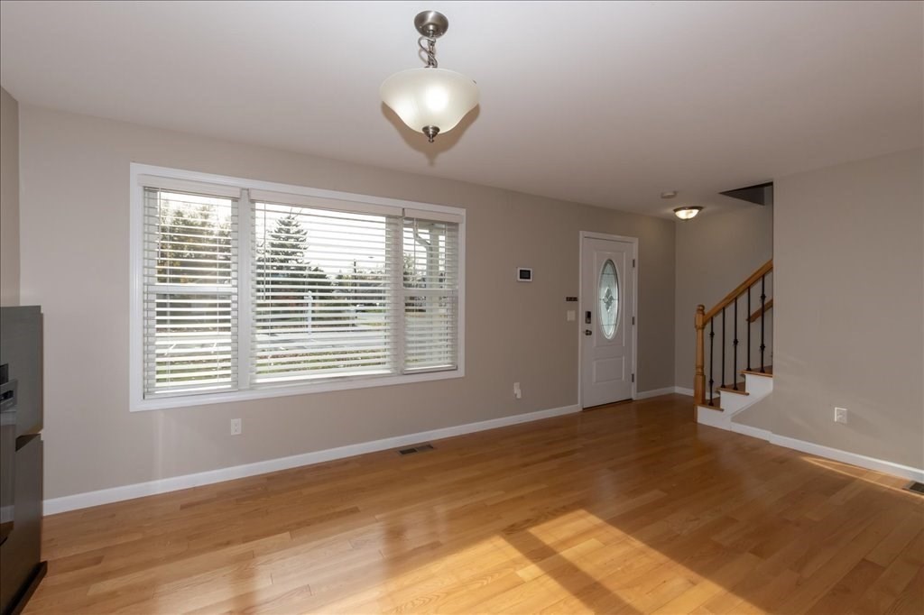 841 Newbury Street Springfield, MA 01104 - Photo 5 of 36 Gallery Image 5