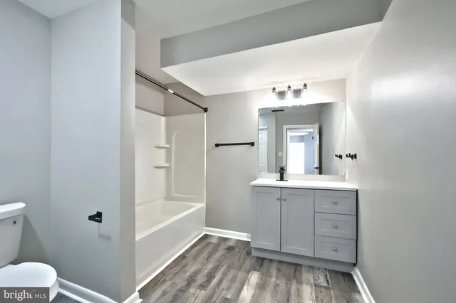 $285,000 | 240 East King Street, York, PA 17403