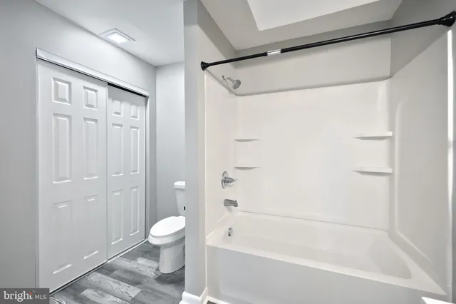 $285,000 | 240 East King Street, York, PA 17403