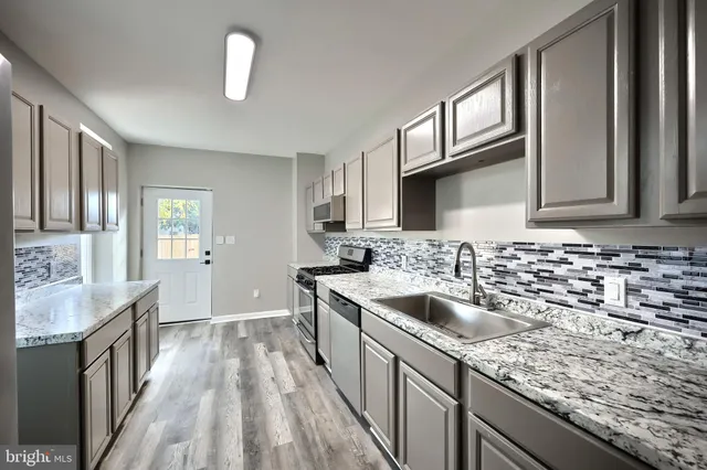 $285,000 | 240 East King Street, York, PA 17403