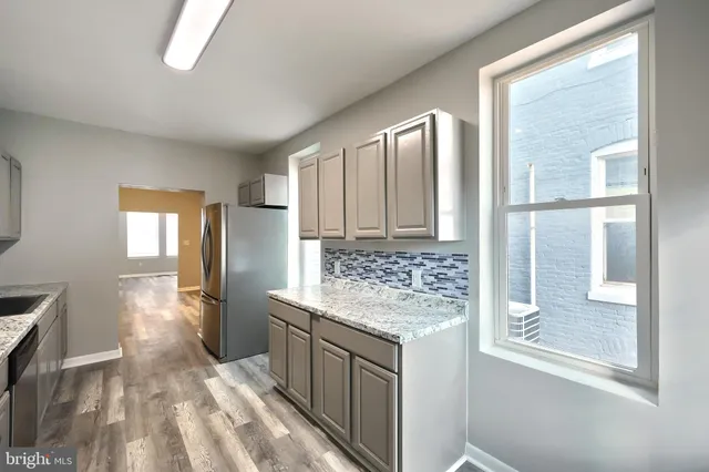 $285,000 | 240 East King Street, York, PA 17403