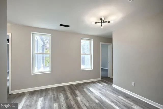 $285,000 | 240 East King Street, York, PA 17403