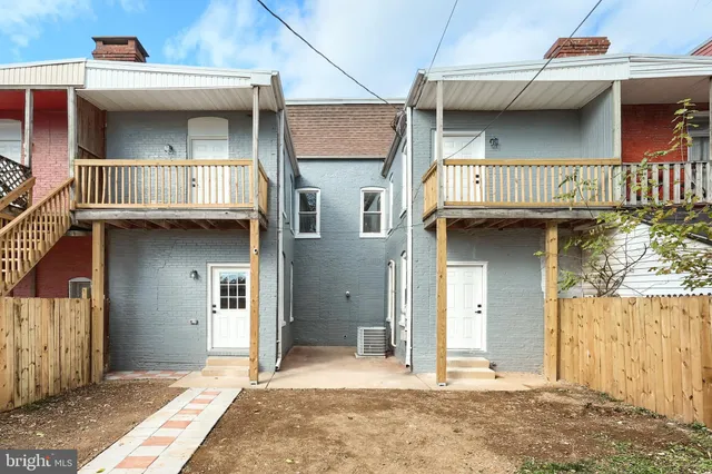 $285,000 | 240 East King Street, York, PA 17403