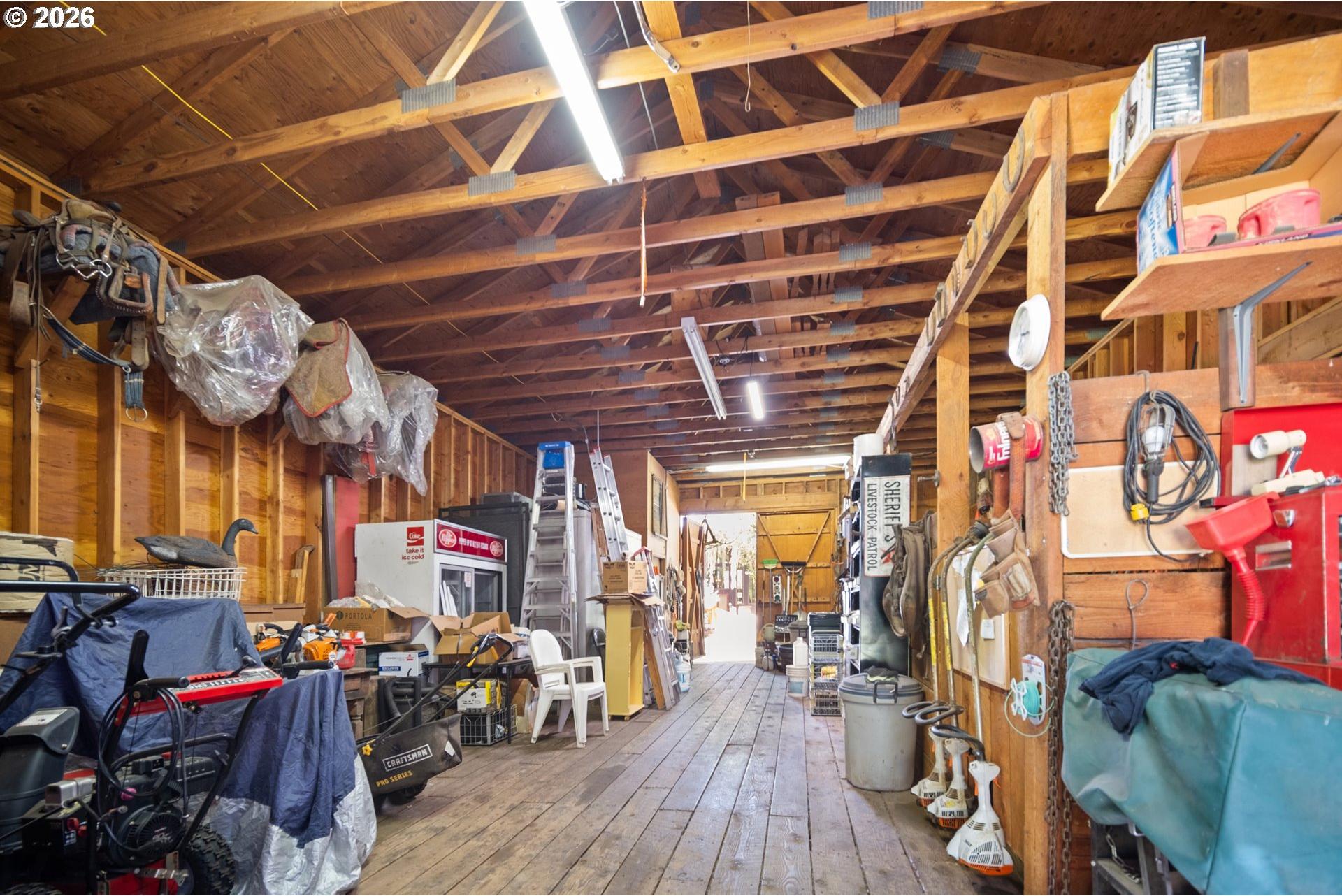 59926 Comstock Road Cove, OR 97824 - Photo 38 of 47 Barn