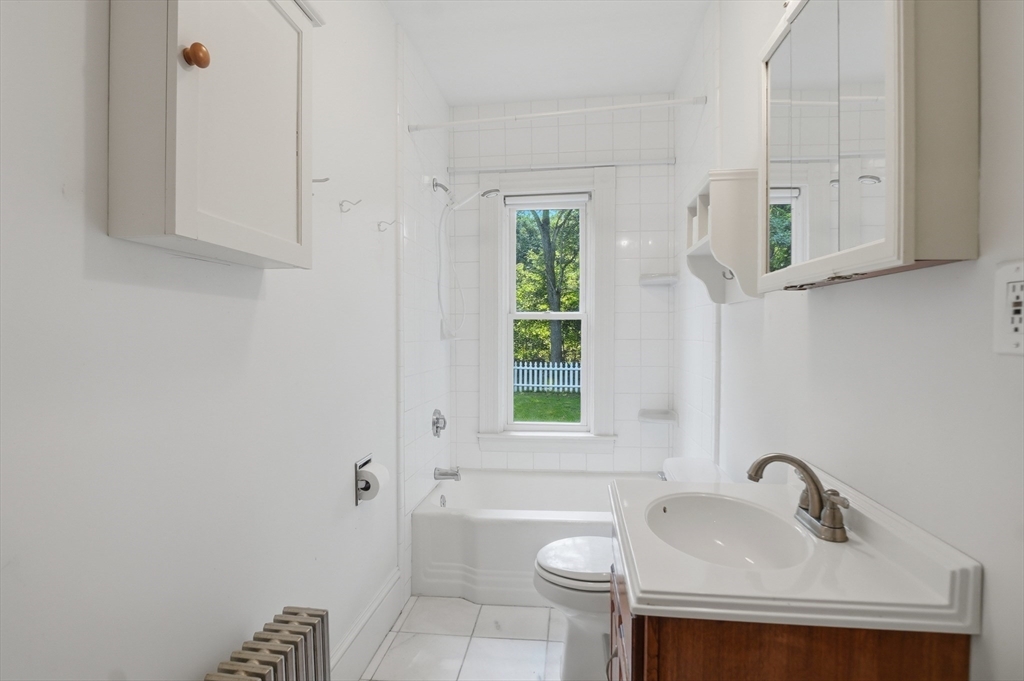 14 Carr Street Sutton, MA 01588 - Photo 8 of 35 Gallery Image 8
