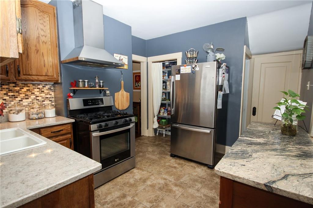 325 Bower Hill Road Mt. Lebanon, PA 15228 - Photo 9 of 22 Kitchen