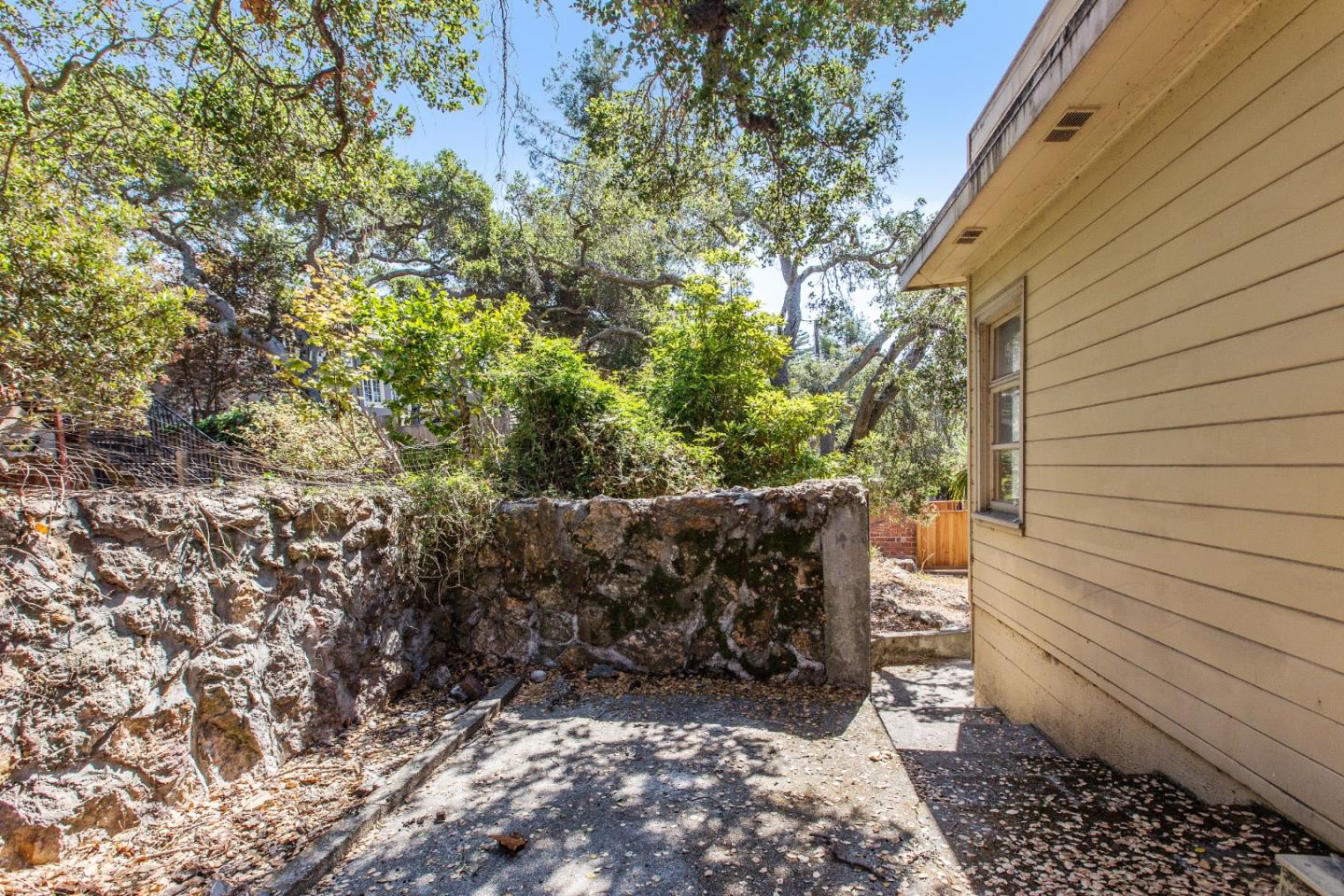 585 Santa Rosa Avenue Berkeley, CA 94707 - Photo 55 of 71 a view of a back yard of the house