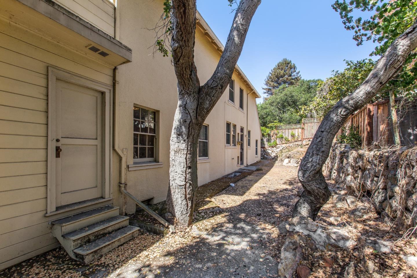 585 Santa Rosa Avenue Berkeley, CA 94707 - Photo 56 of 71 a view of a house with a yard