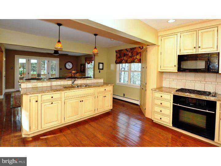 560 Reeds Road Downingtown, PA 19335 - Photo 5 of 25 Kitchen