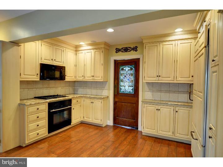 560 Reeds Road Downingtown, PA 19335 - Photo 6 of 25 Kitchen