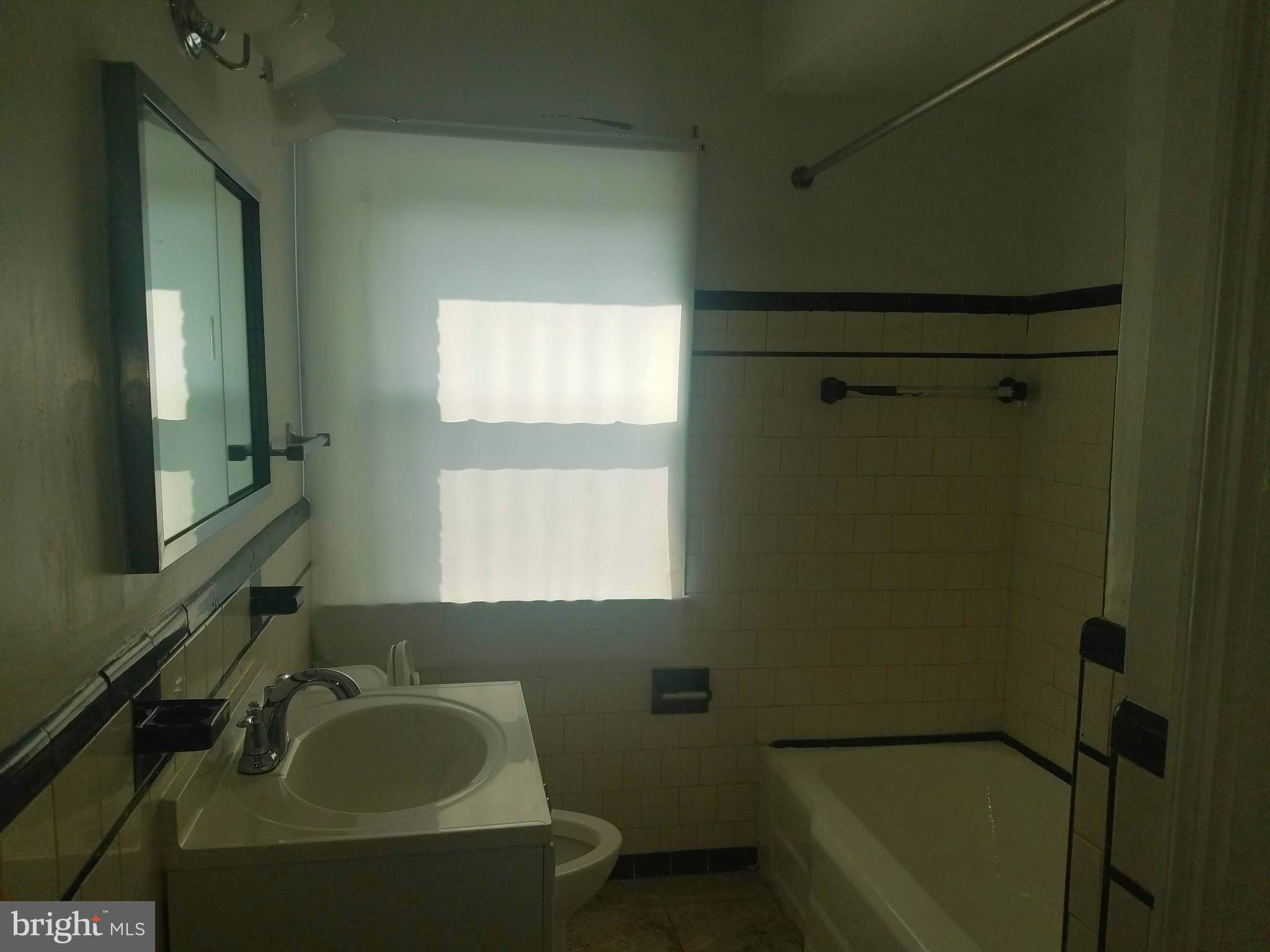 3921 Clarinth Road Baltimore, MD 21215 - Photo 14 of 17