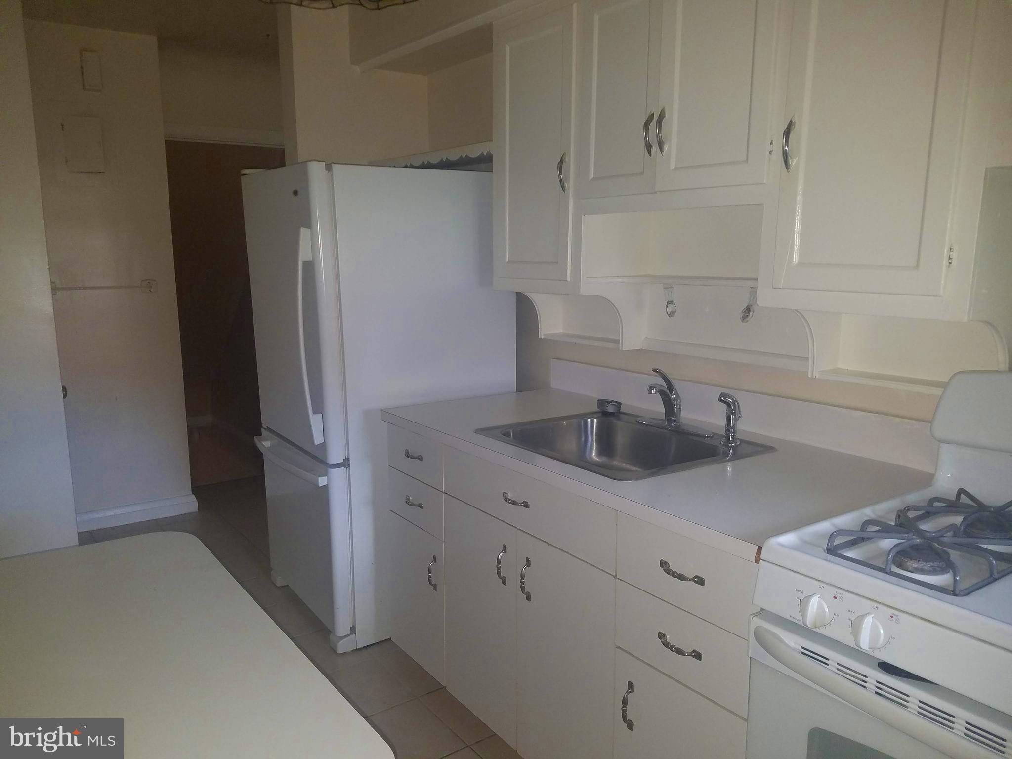 3921 Clarinth Road Baltimore, MD 21215 - Photo 7 of 17