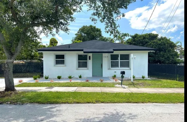 $470,000 | 17810 Southwest 102nd Avenue, Miami, FL 33157