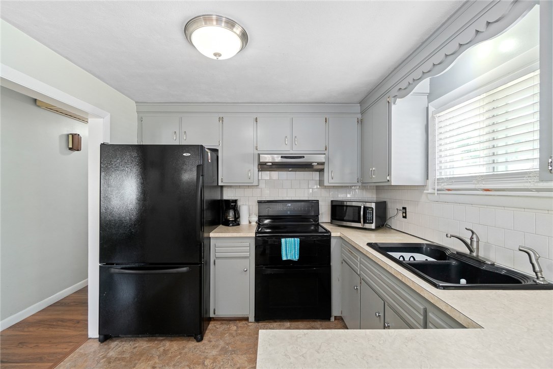64 Warren Avenue Woonsocket, RI 02895 - Photo 6 of 15 Gallery Image 6