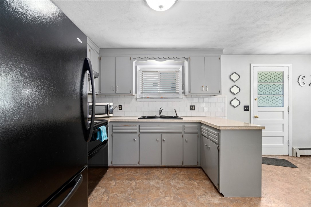64 Warren Avenue Woonsocket, RI 02895 - Photo 8 of 15 Gallery Image 8