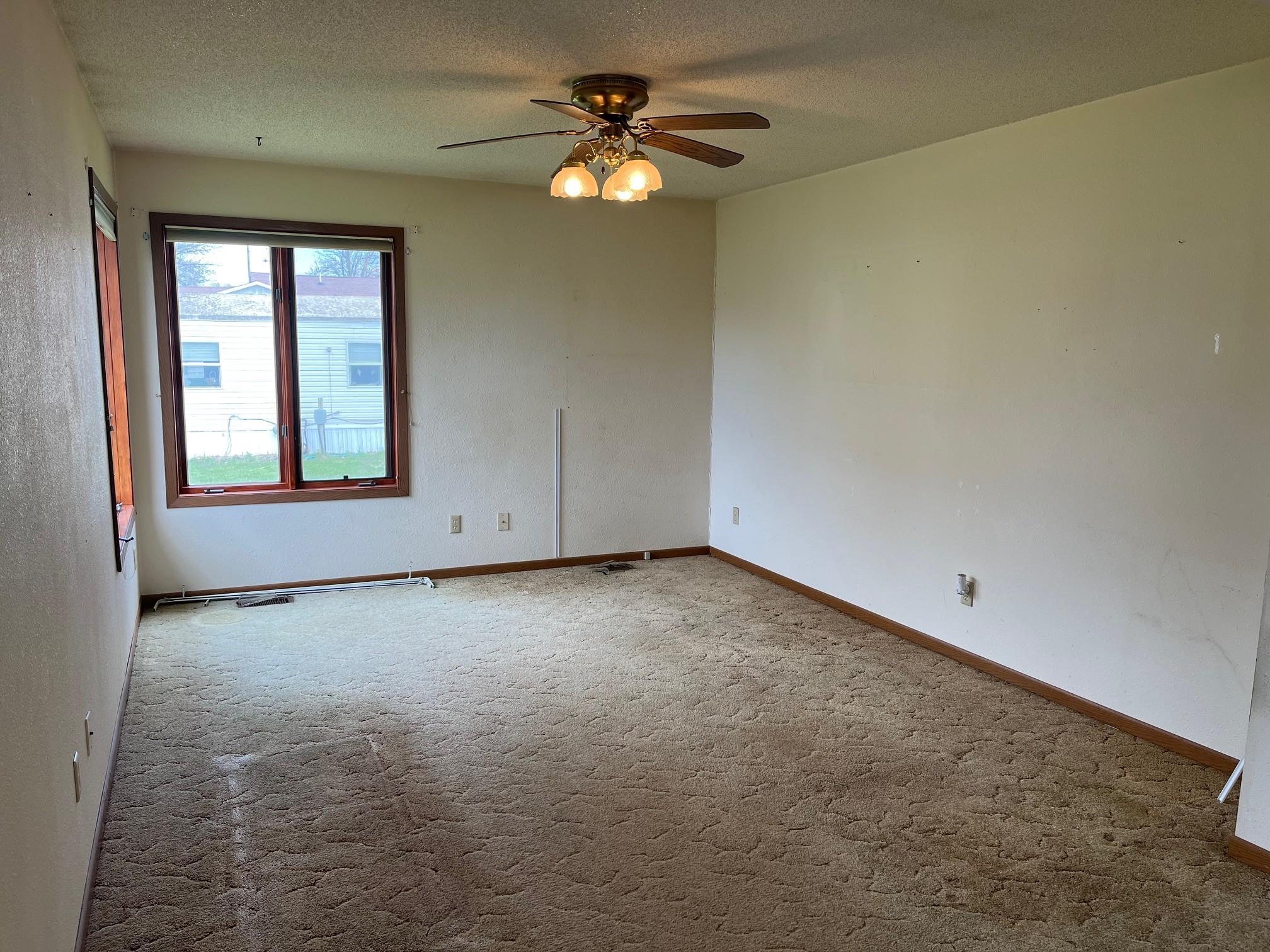 187 3rd Street Dawson, MN 56232 - Photo 7 of 12