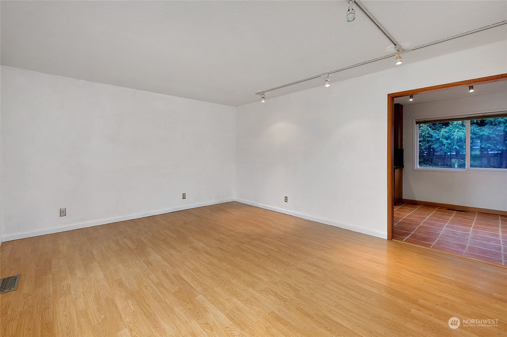 671 Sylvan Way Bremerton, WA 98310 - Photo 8 of 36 Gallery Image 8