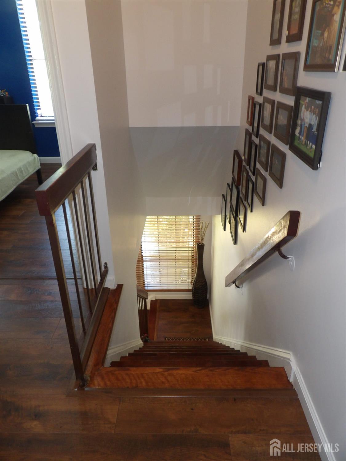 605 Timber Oaks Road Edison, NJ 08820 - Photo 17 of 43