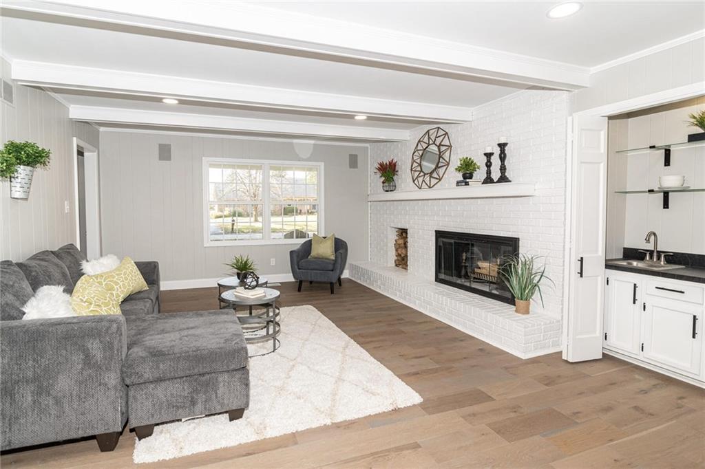 8837 Kirkham Road Indianapolis, IN 46260 - Photo 16 of 40 Gallery Image 16