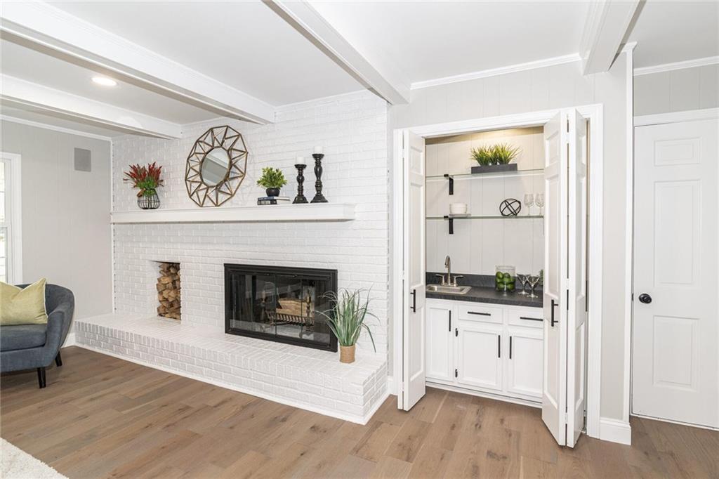 8837 Kirkham Road Indianapolis, IN 46260 - Photo 18 of 40 Gallery Image 18
