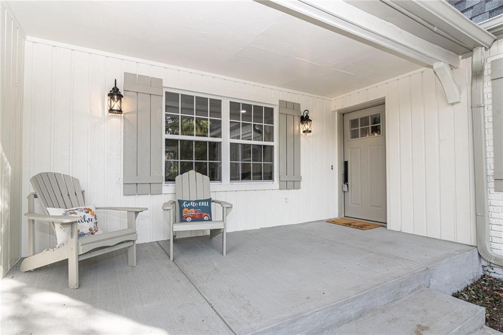 8837 Kirkham Road Indianapolis, IN 46260 - Photo 3 of 40 Gallery Image 3