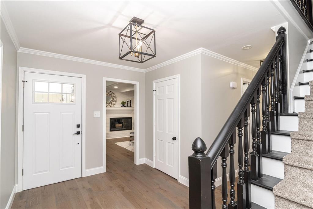 8837 Kirkham Road Indianapolis, IN 46260 - Photo 4 of 40 Gallery Image 4
