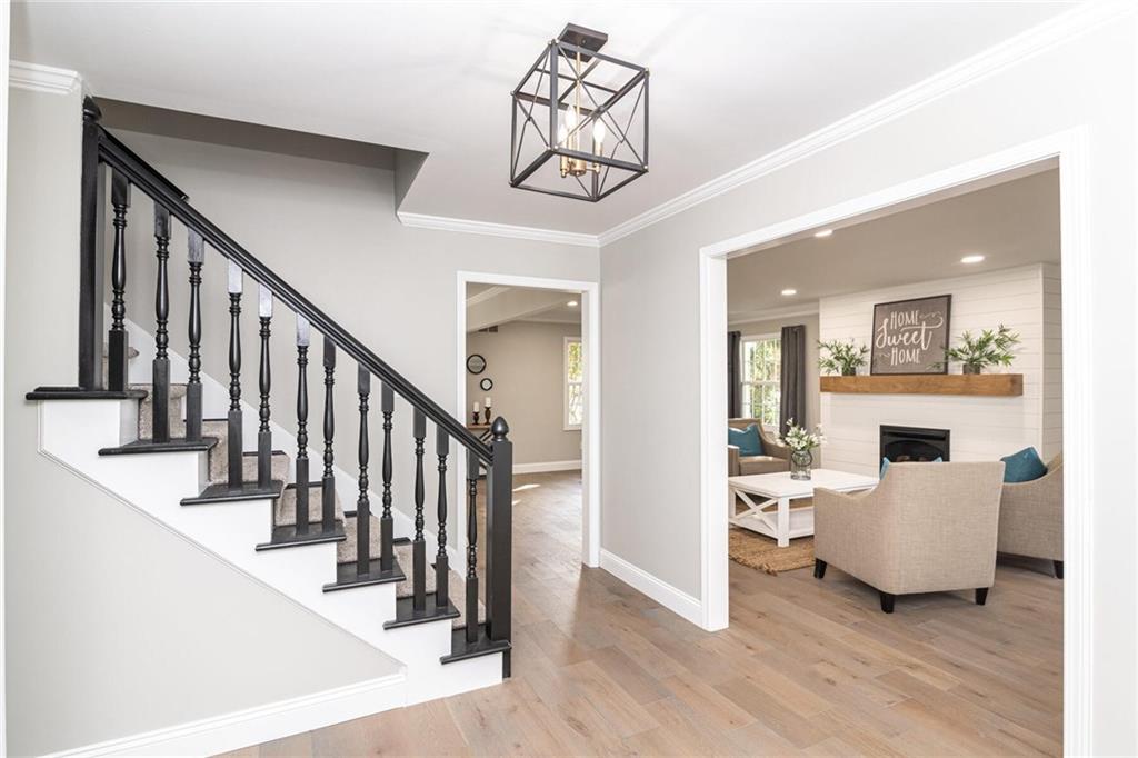 8837 Kirkham Road Indianapolis, IN 46260 - Photo 5 of 40 Gallery Image 5