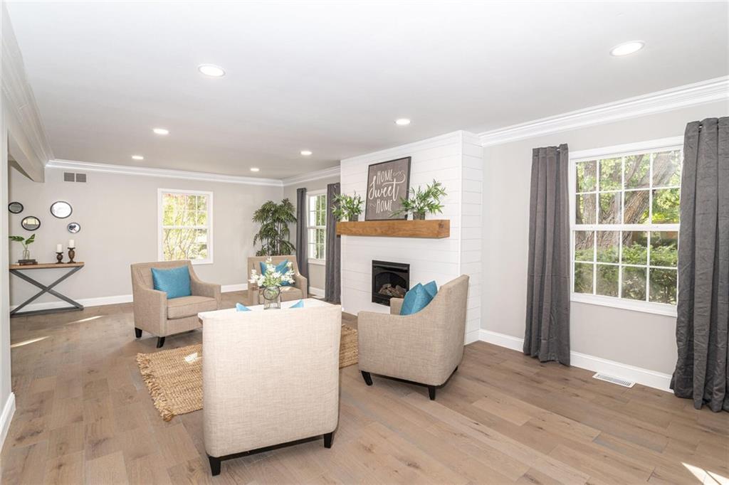 8837 Kirkham Road Indianapolis, IN 46260 - Photo 6 of 40 Gallery Image 6