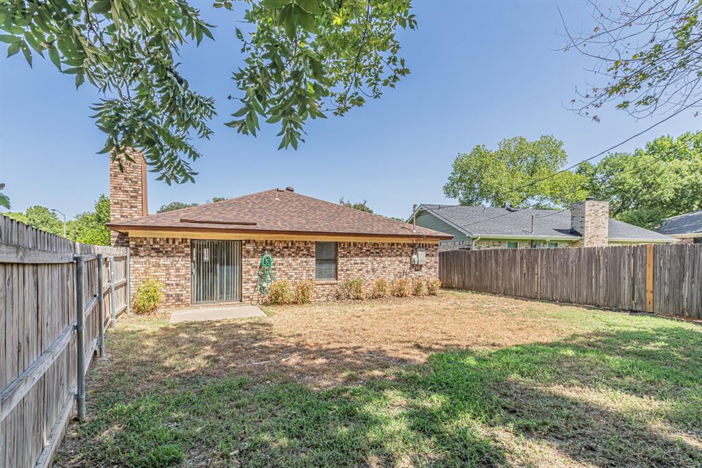 2134 Reverchon Drive Arlington, TX 76017 - Photo 21 of 23 Gallery Image 21
