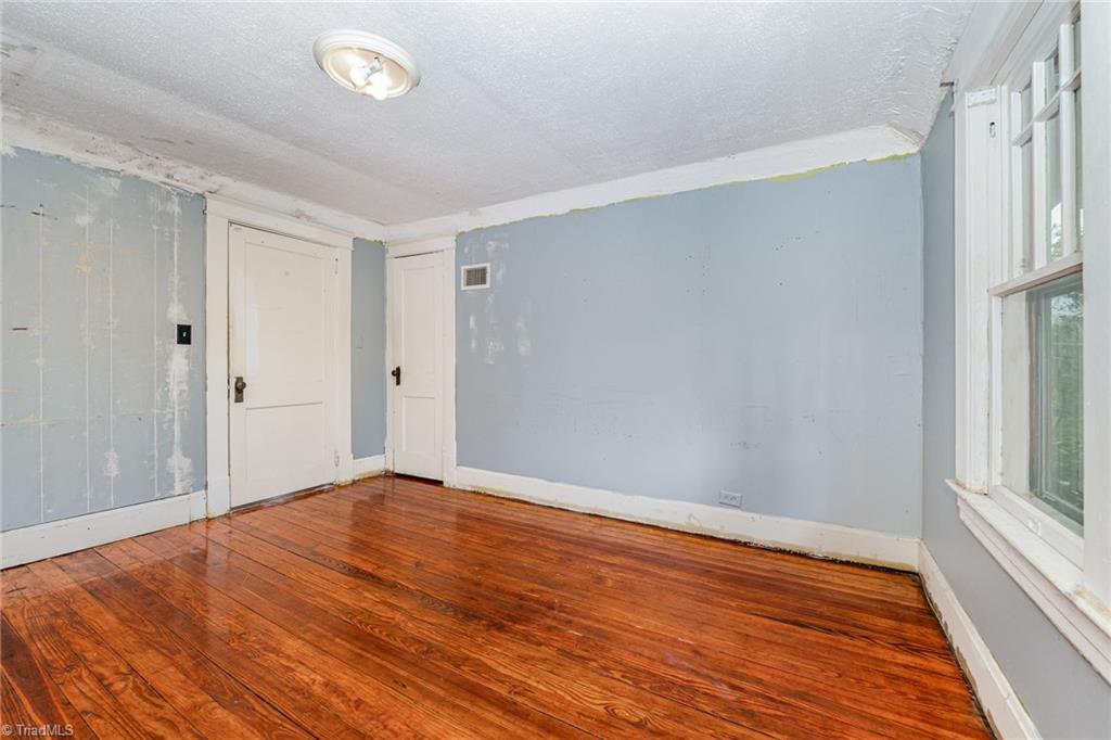 801 Carrick Street High Point, NC 27262 - Photo 17 of 26 Gallery Image 17