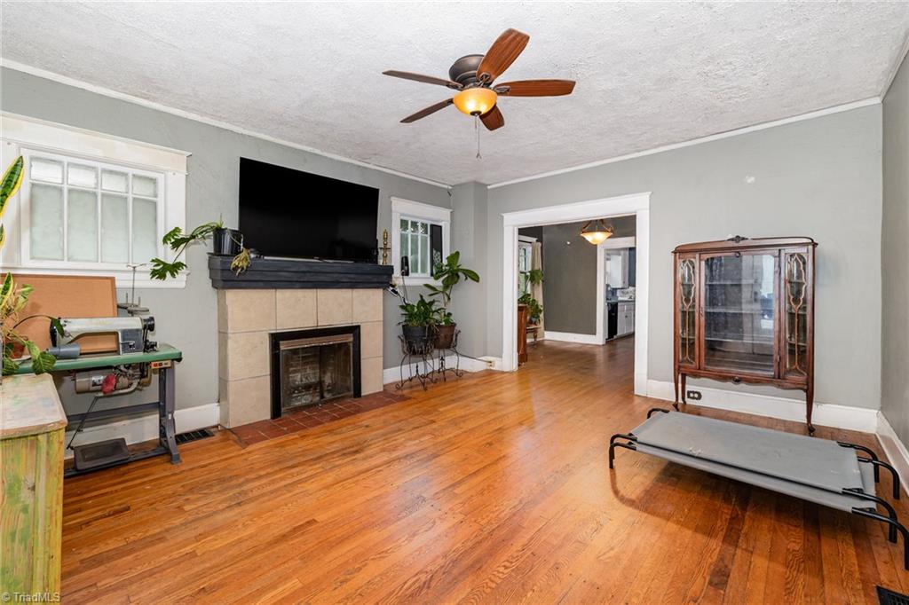 801 Carrick Street High Point, NC 27262 - Photo 5 of 26 Gallery Image 5