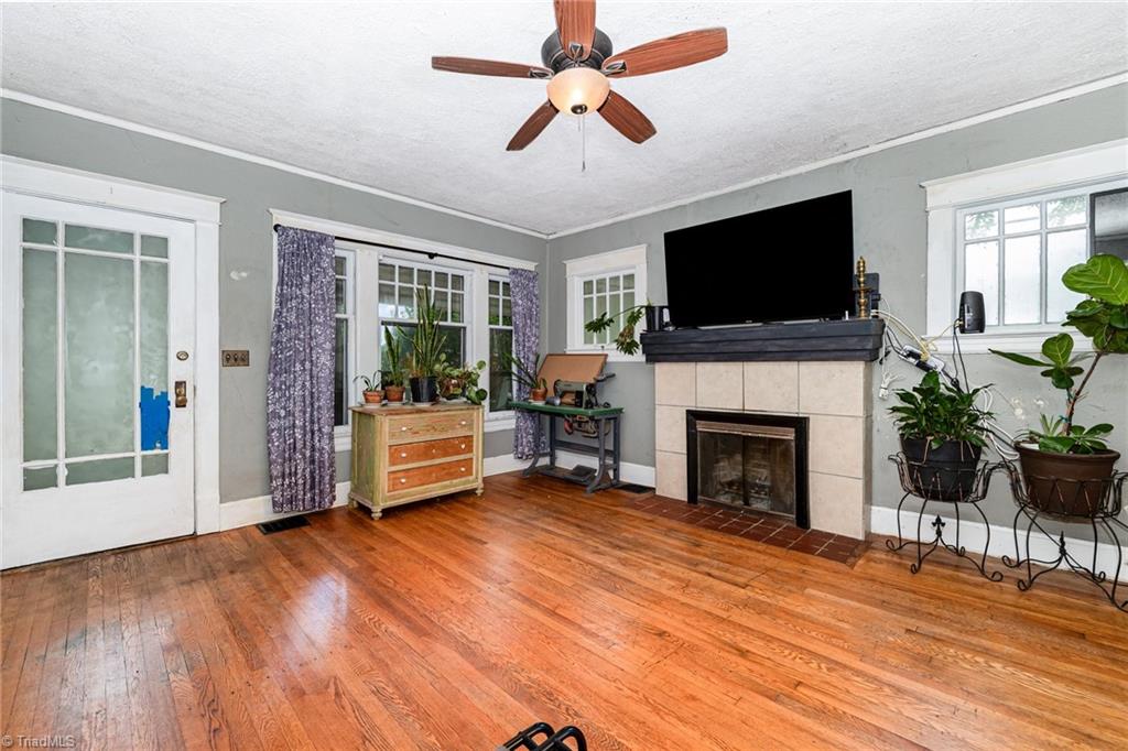 801 Carrick Street High Point, NC 27262 - Photo 6 of 26 Gallery Image 6