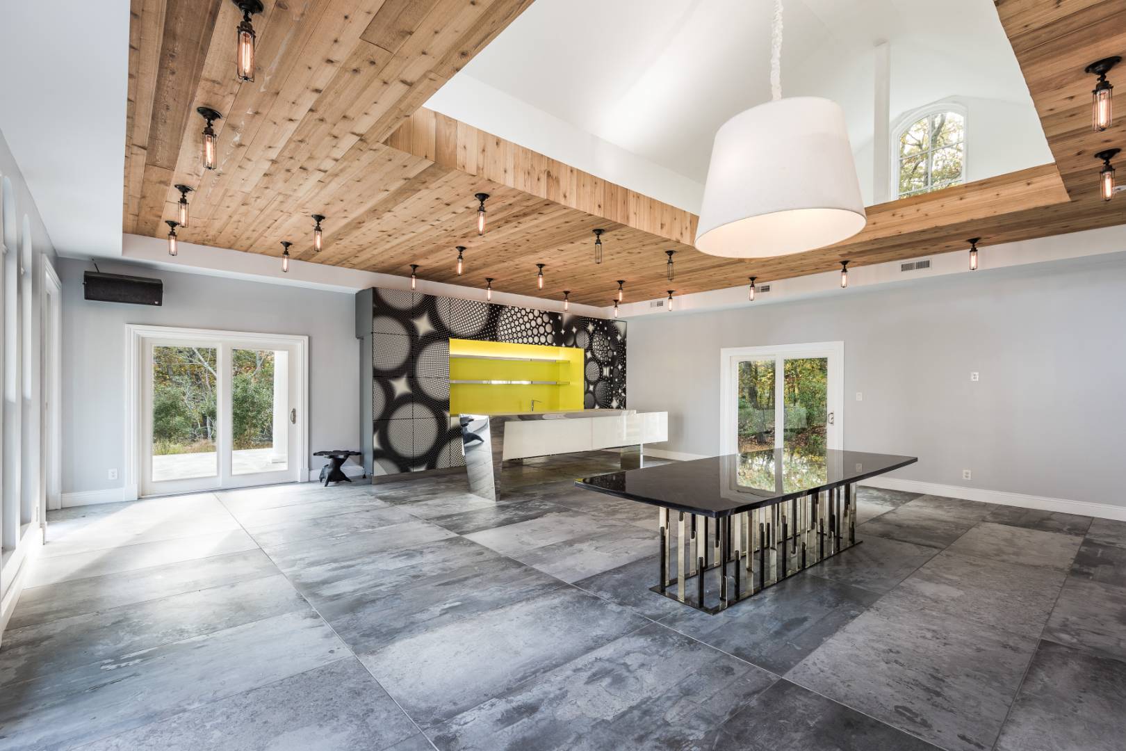 2136 Deerfield Road Sag Harbor, NY 11963 - Photo 10 of 26