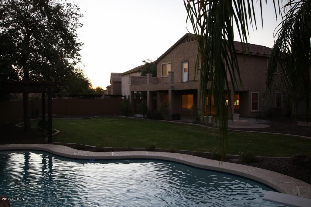 2007 West Kathleen Road Phoenix, AZ 85023 - Photo 2 of 15 D84A8210 (1024x683)